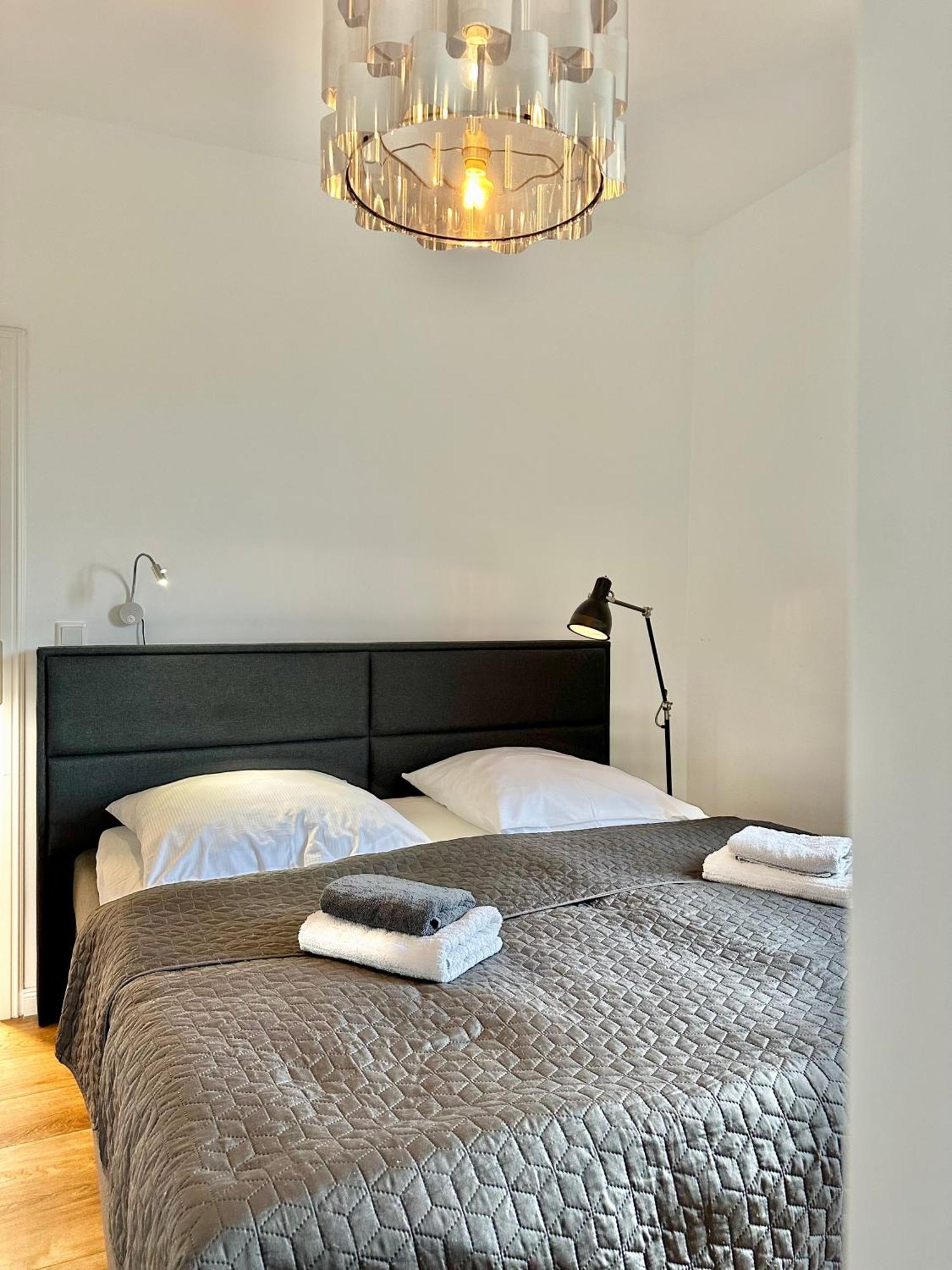 Modernes City-Apartment Mit Blick In Den Park Und 2 Baeder H9 Oldenburg Ngoại thất bức ảnh