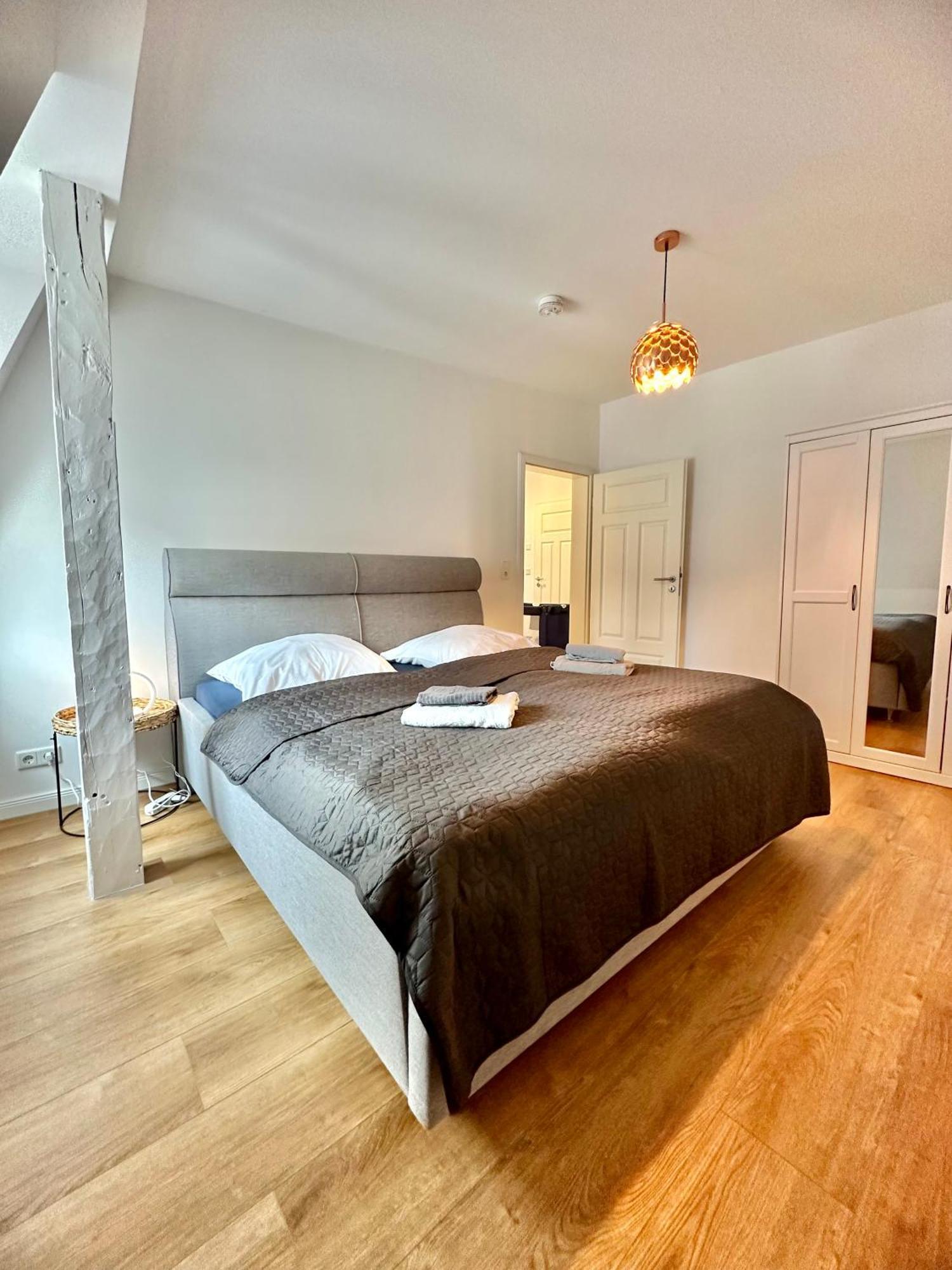 Modernes City-Apartment Mit Blick In Den Park Und 2 Baeder H9 Oldenburg Ngoại thất bức ảnh