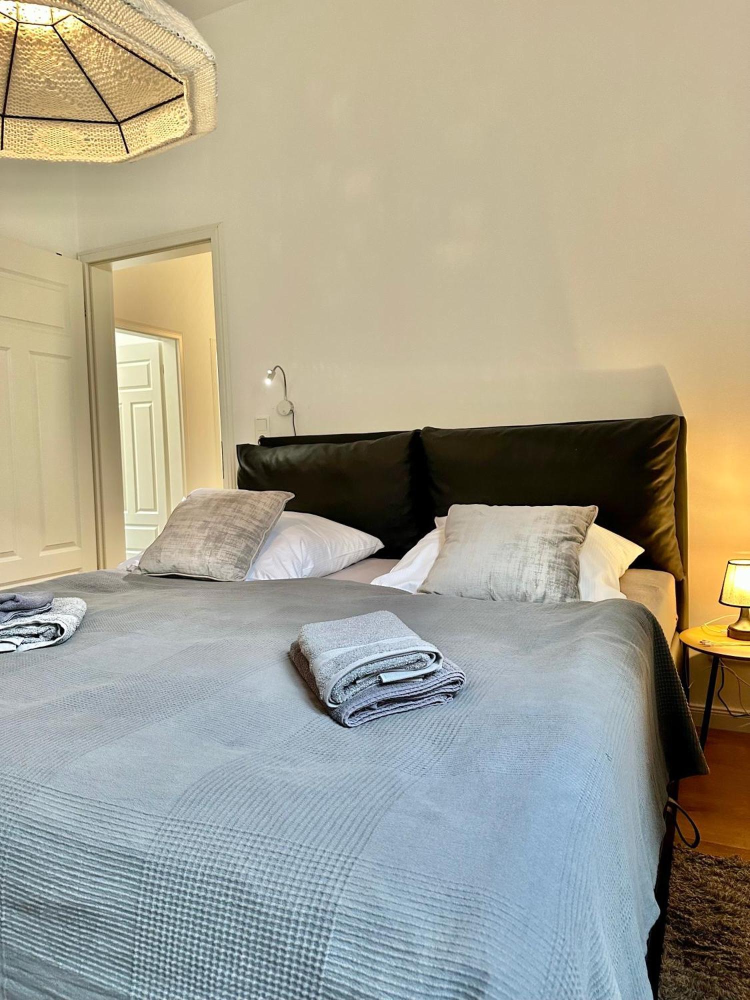 Modernes City-Apartment Mit Blick In Den Park Und 2 Baeder H9 Oldenburg Ngoại thất bức ảnh