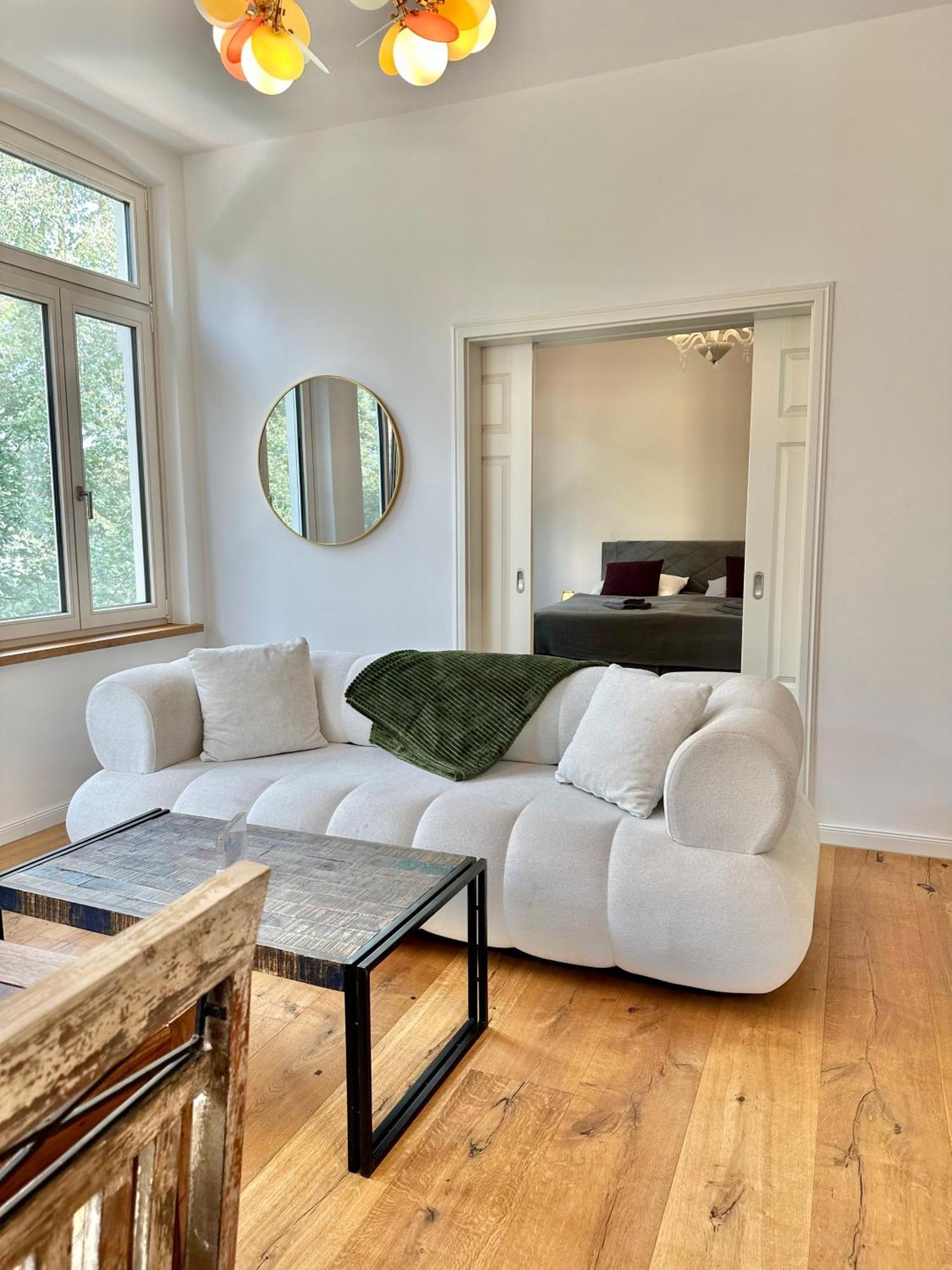 Modernes City-Apartment Mit Blick In Den Park Und 2 Baeder H9 Oldenburg Ngoại thất bức ảnh