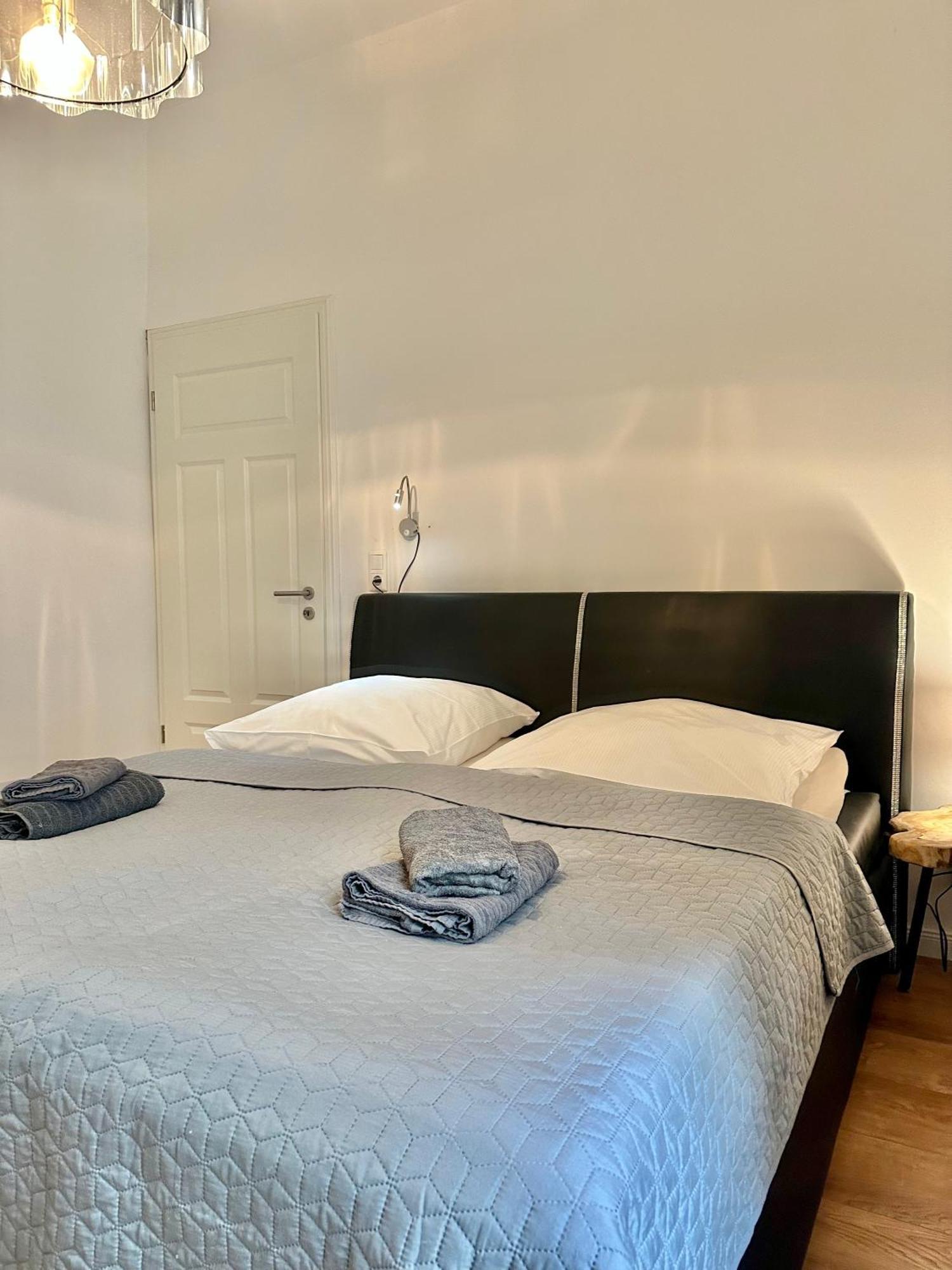 Modernes City-Apartment Mit Blick In Den Park Und 2 Baeder H9 Oldenburg Ngoại thất bức ảnh