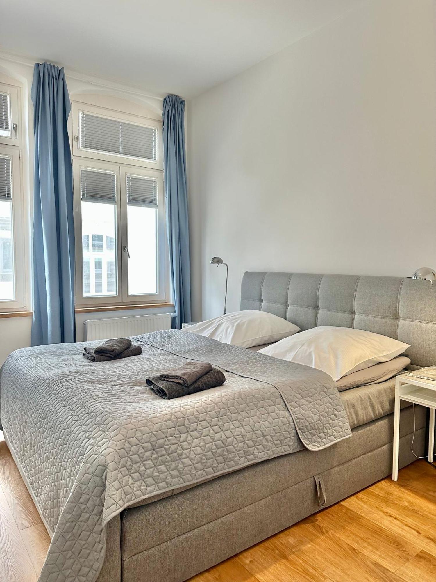 Modernes City-Apartment Mit Blick In Den Park Und 2 Baeder H9 Oldenburg Ngoại thất bức ảnh