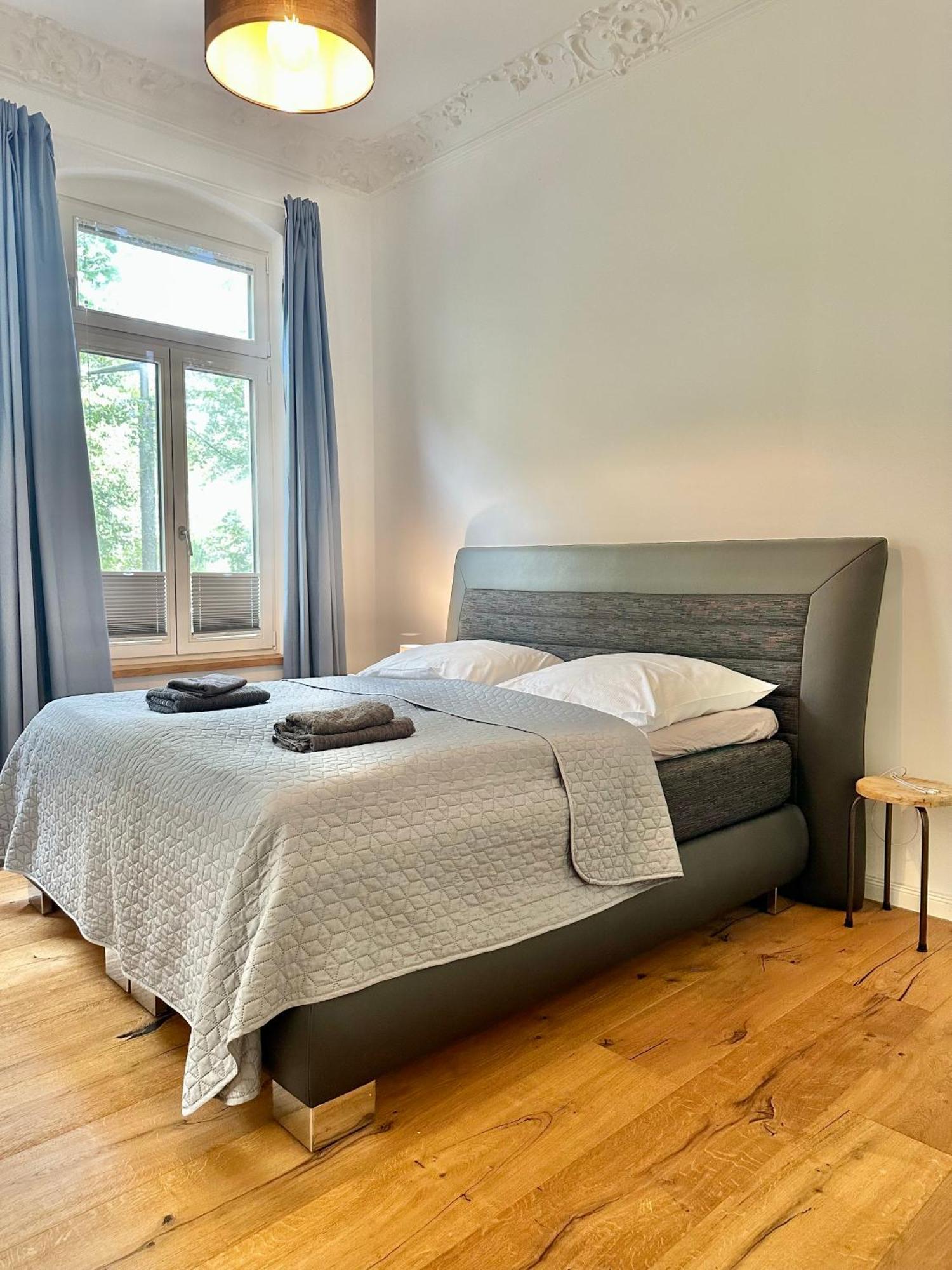 Modernes City-Apartment Mit Blick In Den Park Und 2 Baeder H9 Oldenburg Ngoại thất bức ảnh