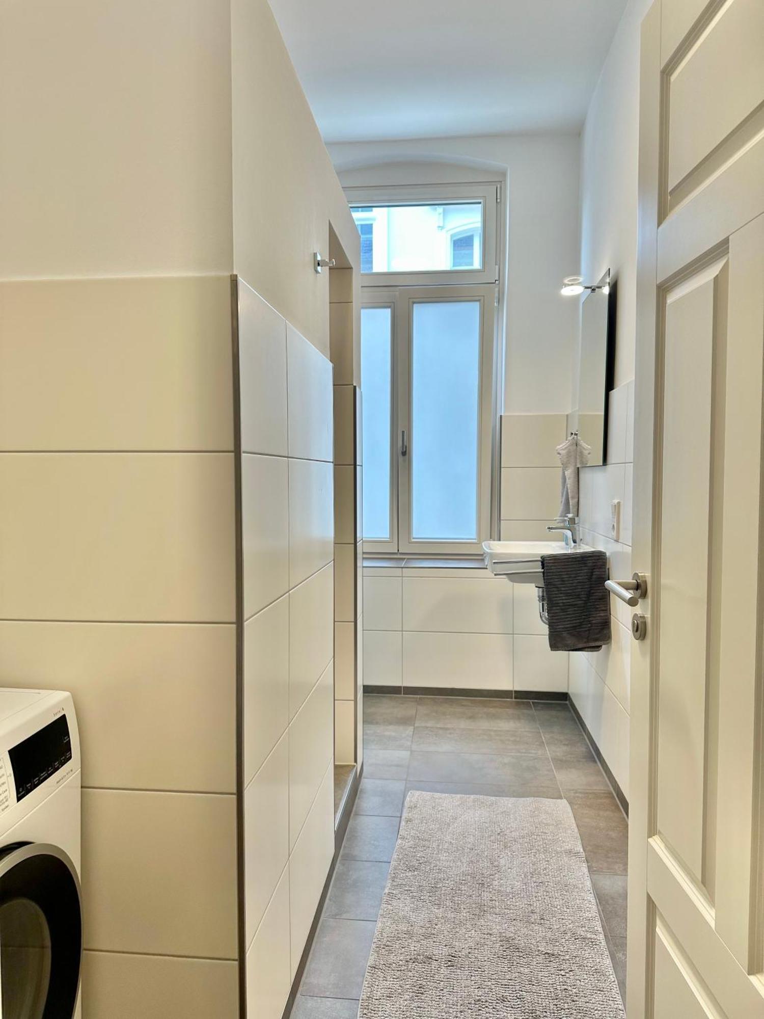 Modernes City-Apartment Mit Blick In Den Park Und 2 Baeder H9 Oldenburg Ngoại thất bức ảnh