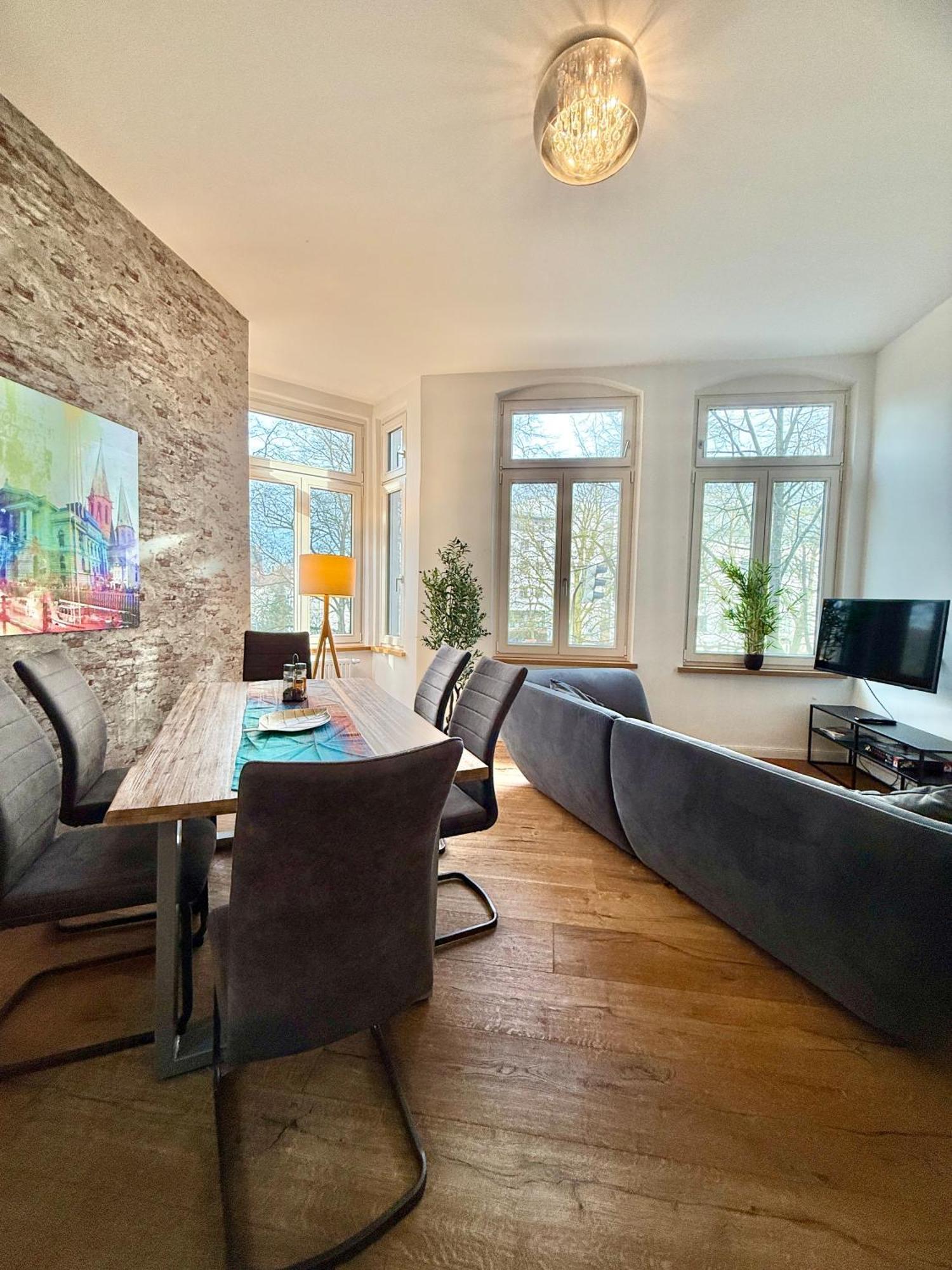 Modernes City-Apartment Mit Blick In Den Park Und 2 Baeder H9 Oldenburg Ngoại thất bức ảnh